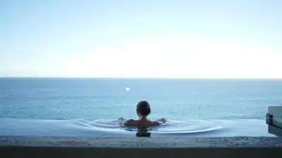 Le spa à débordement : le bain à remous par excellence !