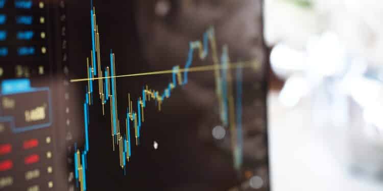 Actions de croissance vs actions de valeur : quelle stratégie choisir pour votre portefeuille d'investissement ?